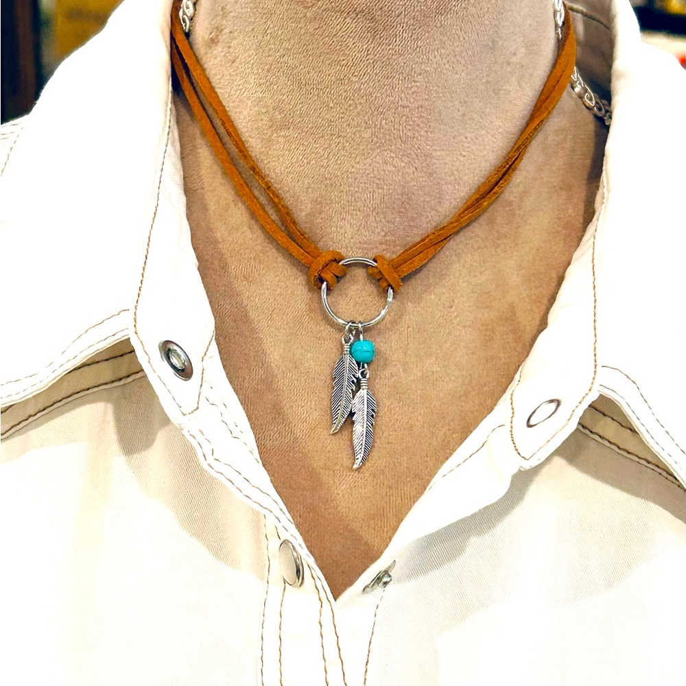 Vegan Leather Western Native American Cowgirl FauxTurquoise Feather Charm Choker